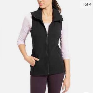 ATHLETA Stronger vest in black with full zipper and two pockets. Size S.